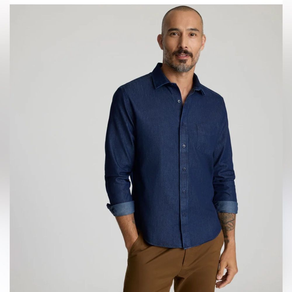 UNTUCKit Cinzano Blue Denim Casual Button-Down Shirt size medium